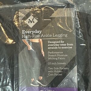 Everyday Women's Black Ankle Leggings